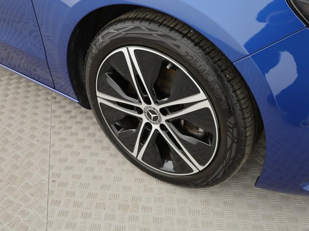 Mercedes-Benz B 220 2024