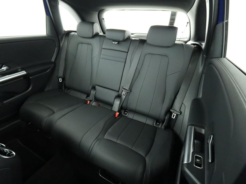 Mercedes-Benz B 220 2024