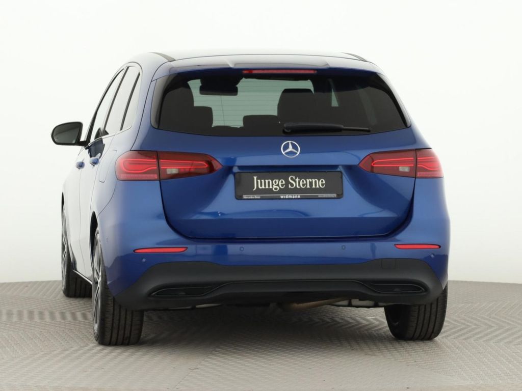 Mercedes-Benz B 220 2024