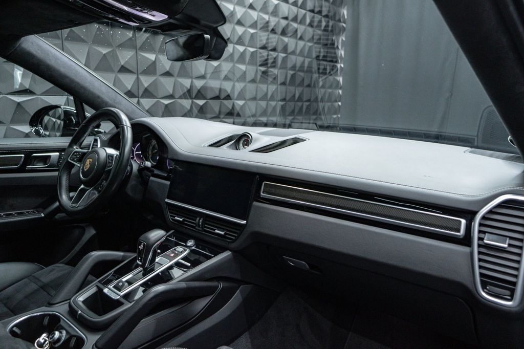 Porsche Cayenne 2023