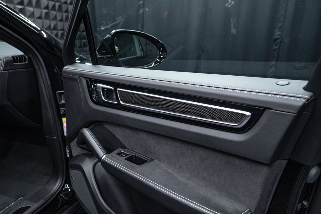 Porsche Cayenne 2023