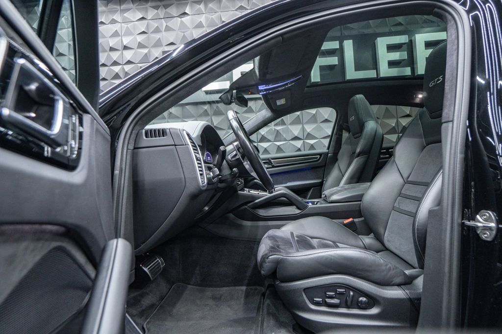 Porsche Cayenne 2023