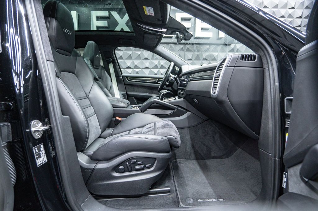 Porsche Cayenne 2023