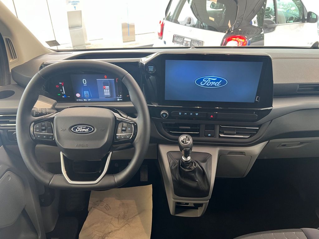 Ford Tourneo Custom 2025