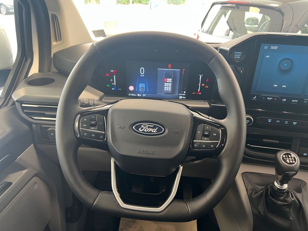 Ford Tourneo Custom 2025