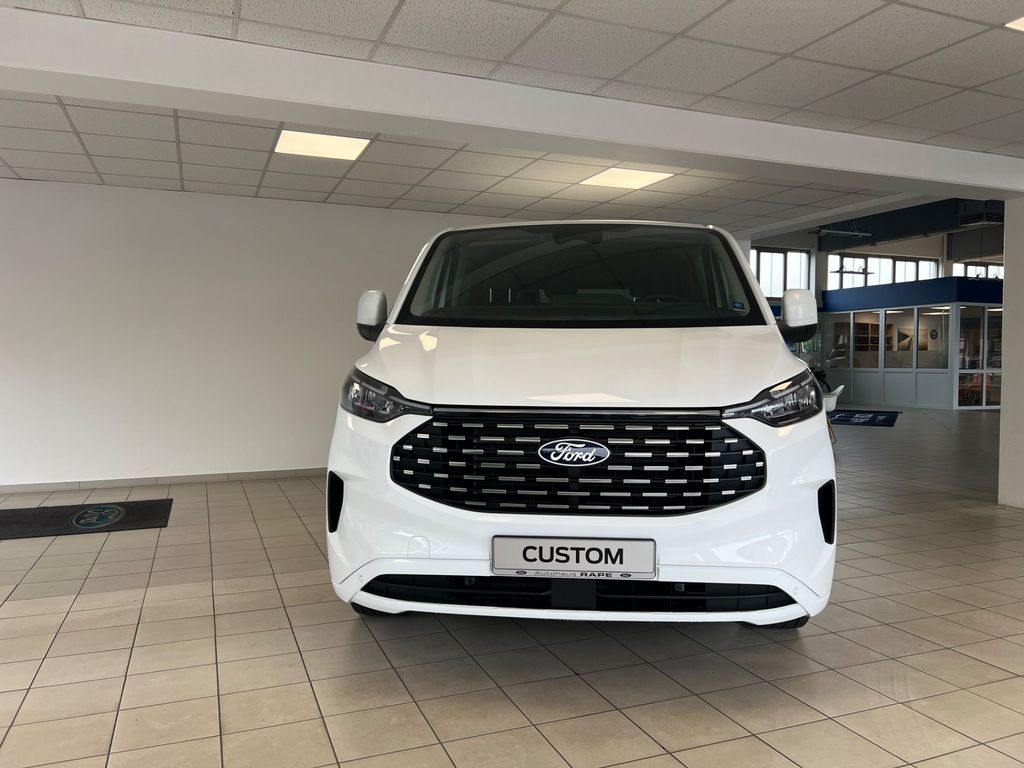 Ford Tourneo Custom 2025