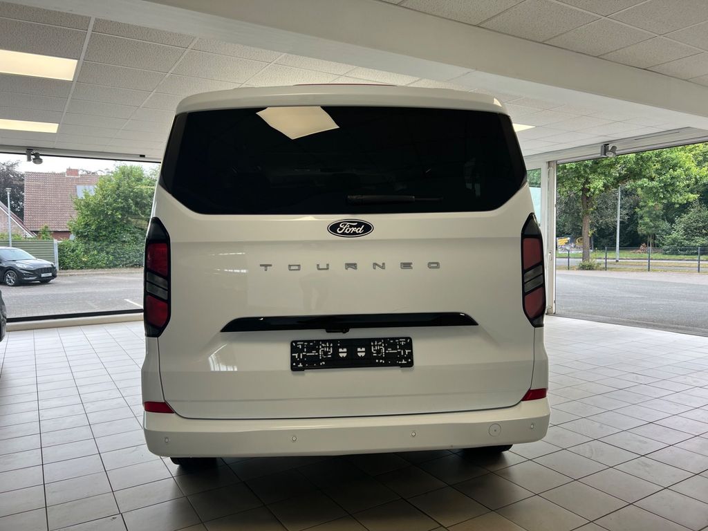 Ford Tourneo Custom 2025