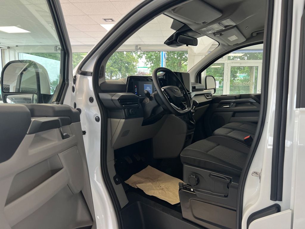 Ford Tourneo Custom 2025