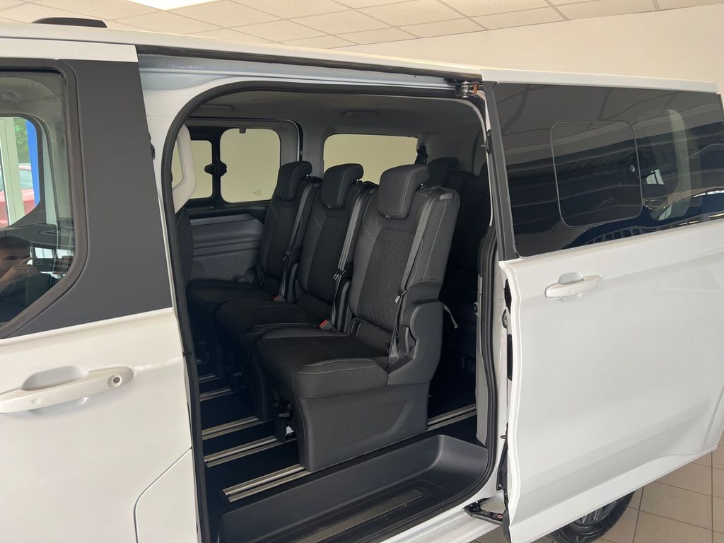 Ford Tourneo Custom 2025