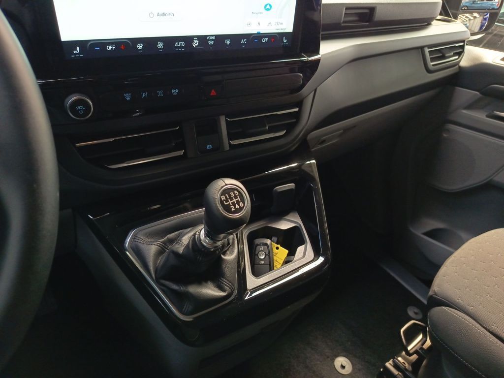 Ford Tourneo Custom 2025