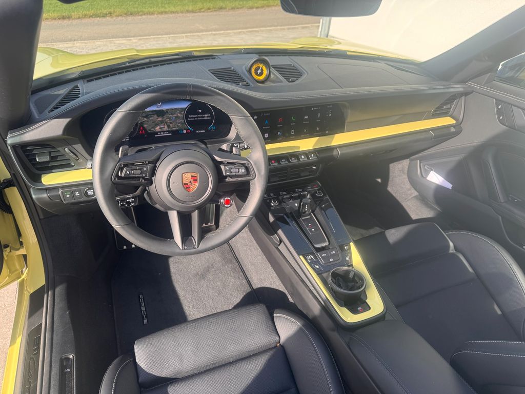 Porsche 992 2025