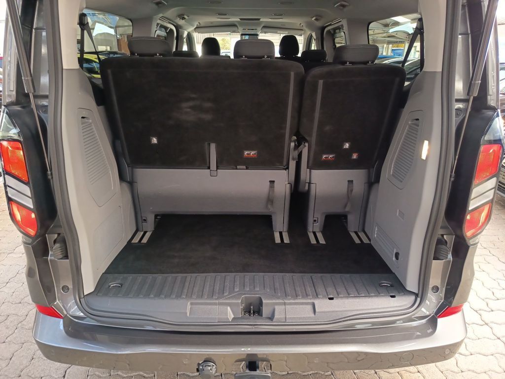 Ford Tourneo Custom 2025