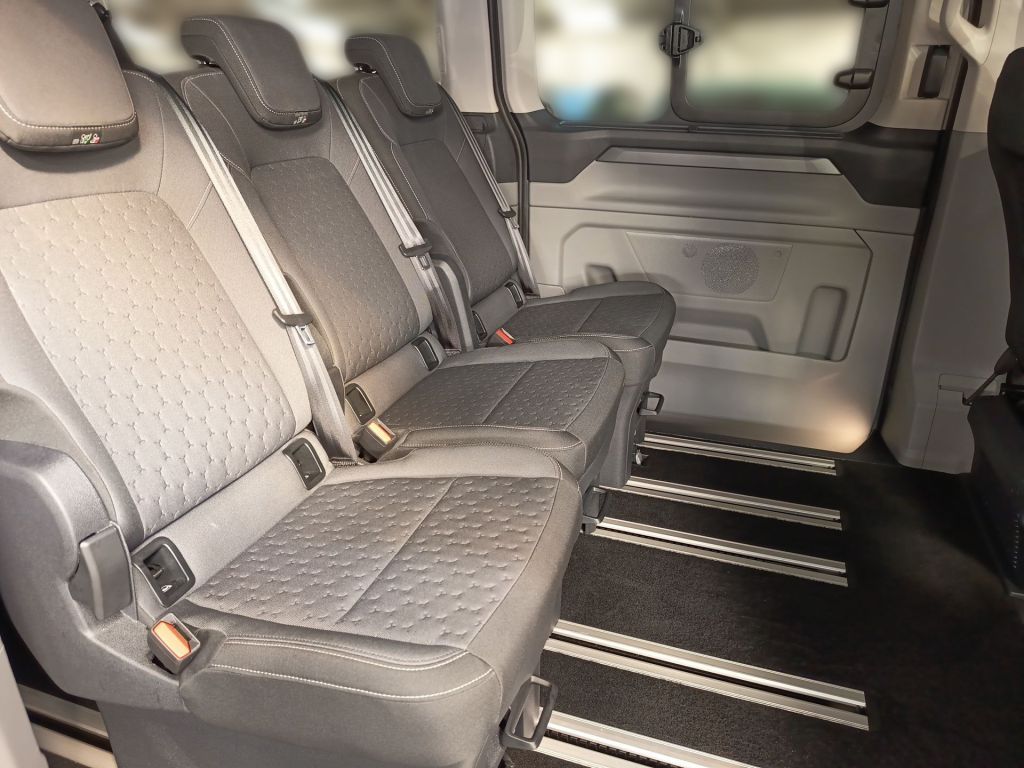 Ford Tourneo Custom 2025