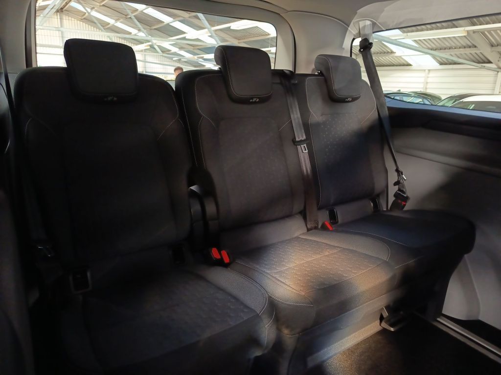 Ford Tourneo Custom 2025