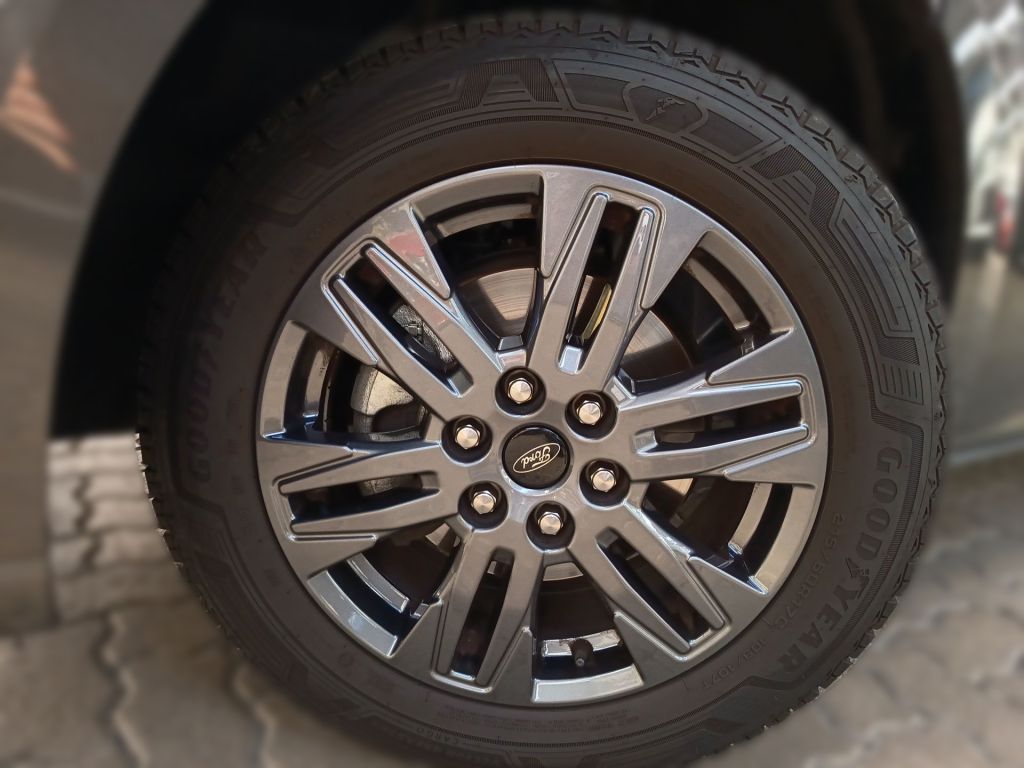 Ford Tourneo Custom 2025