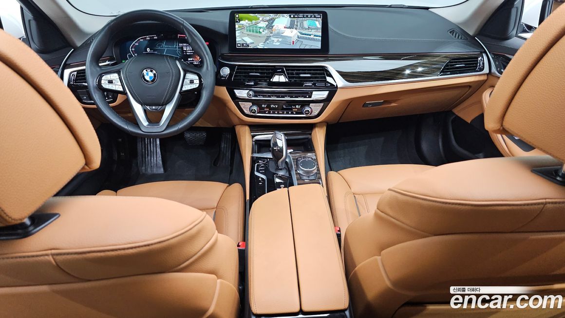 BMW 5-Series 2023