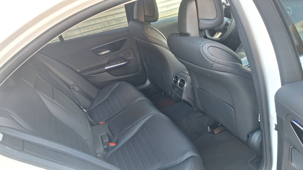 Mercedes-Benz C 200 2025