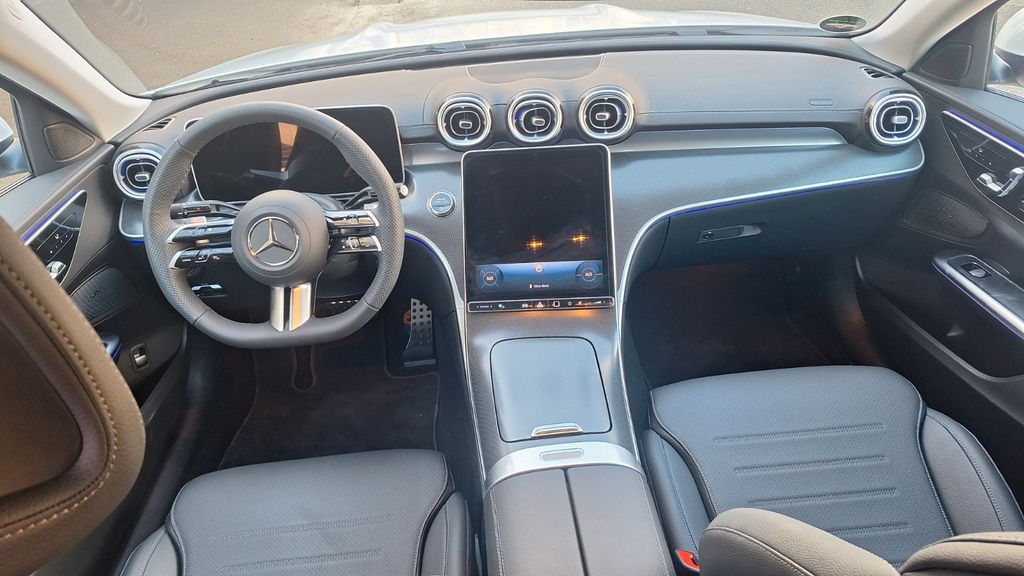 Mercedes-Benz C 200 2025