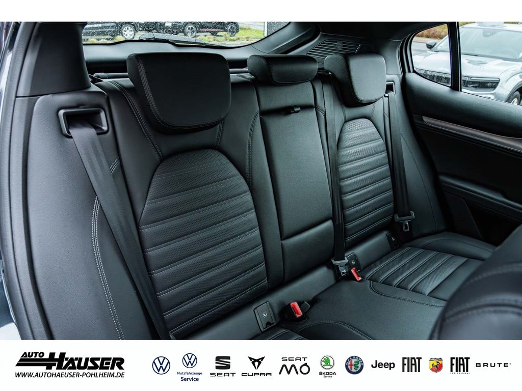 Alfa Romeo Stelvio 2023