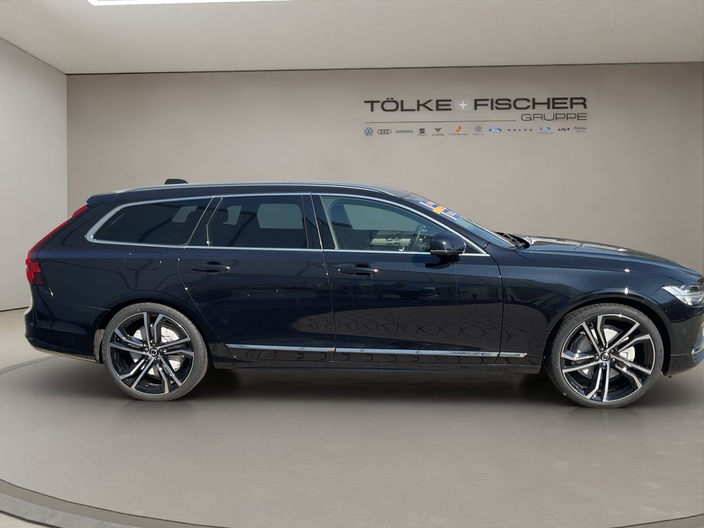 Volvo V90 2025