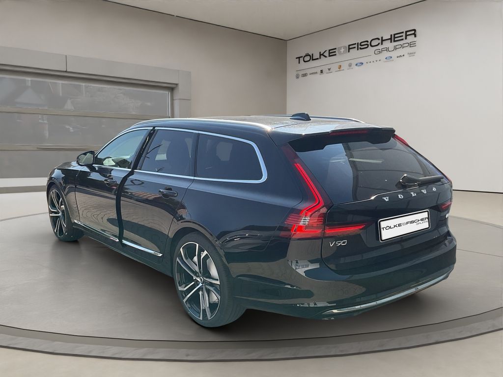 Volvo V90 2025