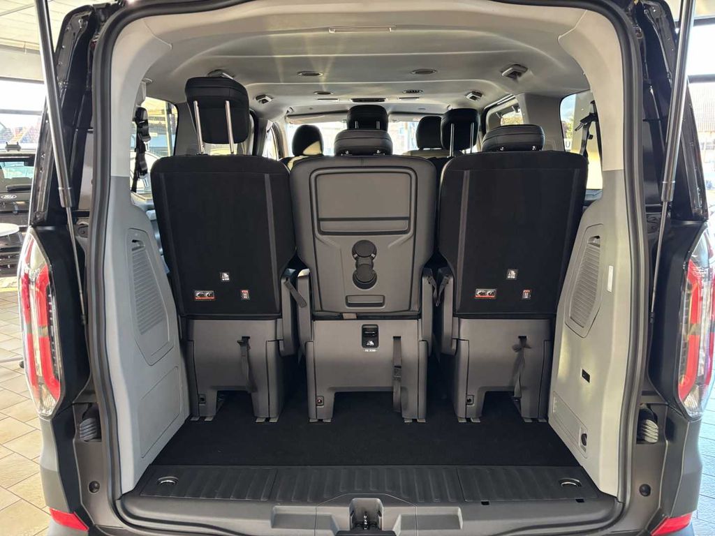 Ford Tourneo Custom 2025