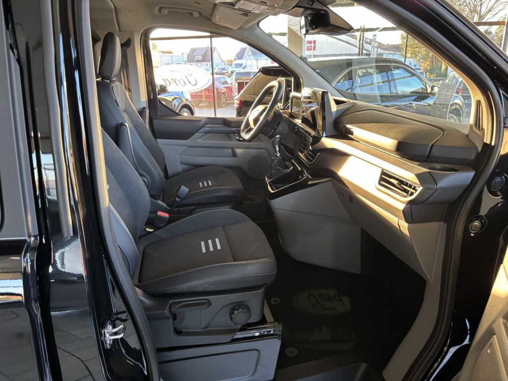 Ford Tourneo Custom 2025