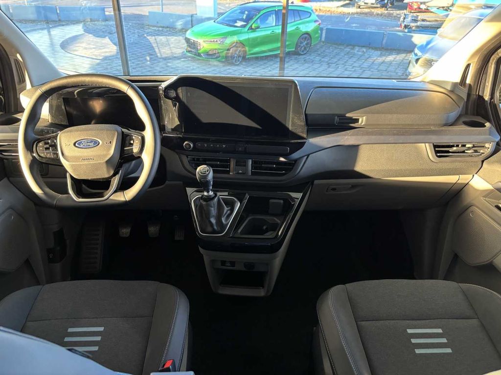 Ford Tourneo Custom 2025