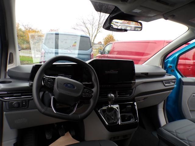 Ford Tourneo Custom 2025