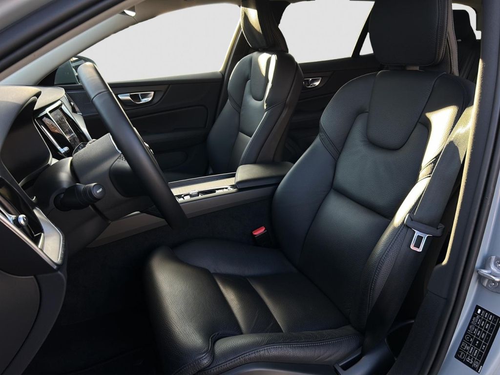 Volvo V60 2023