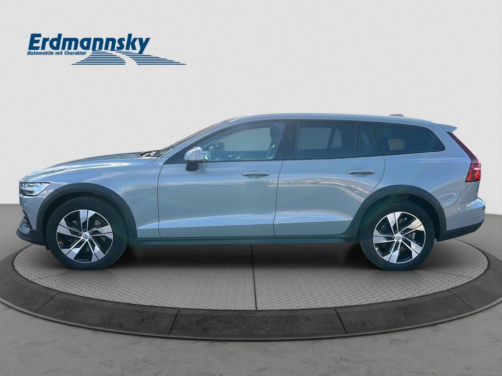Volvo V60 Cross Country 2023