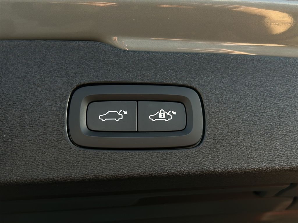 Volvo V60 Cross Country 2023