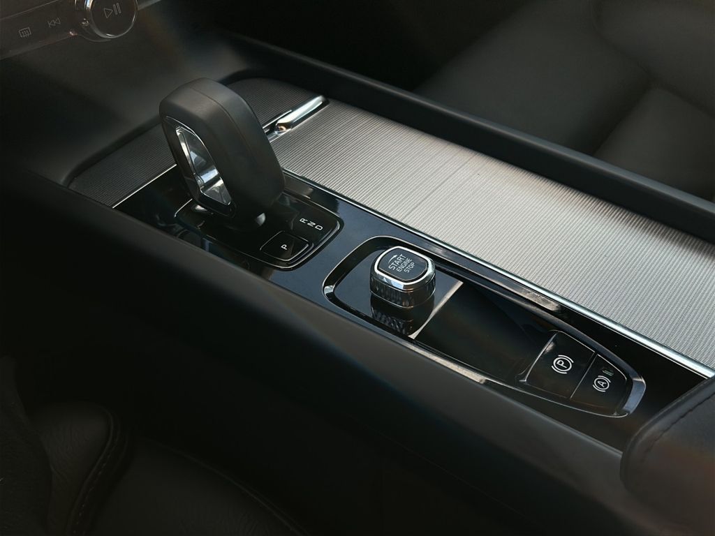 Volvo V60 Cross Country 2023