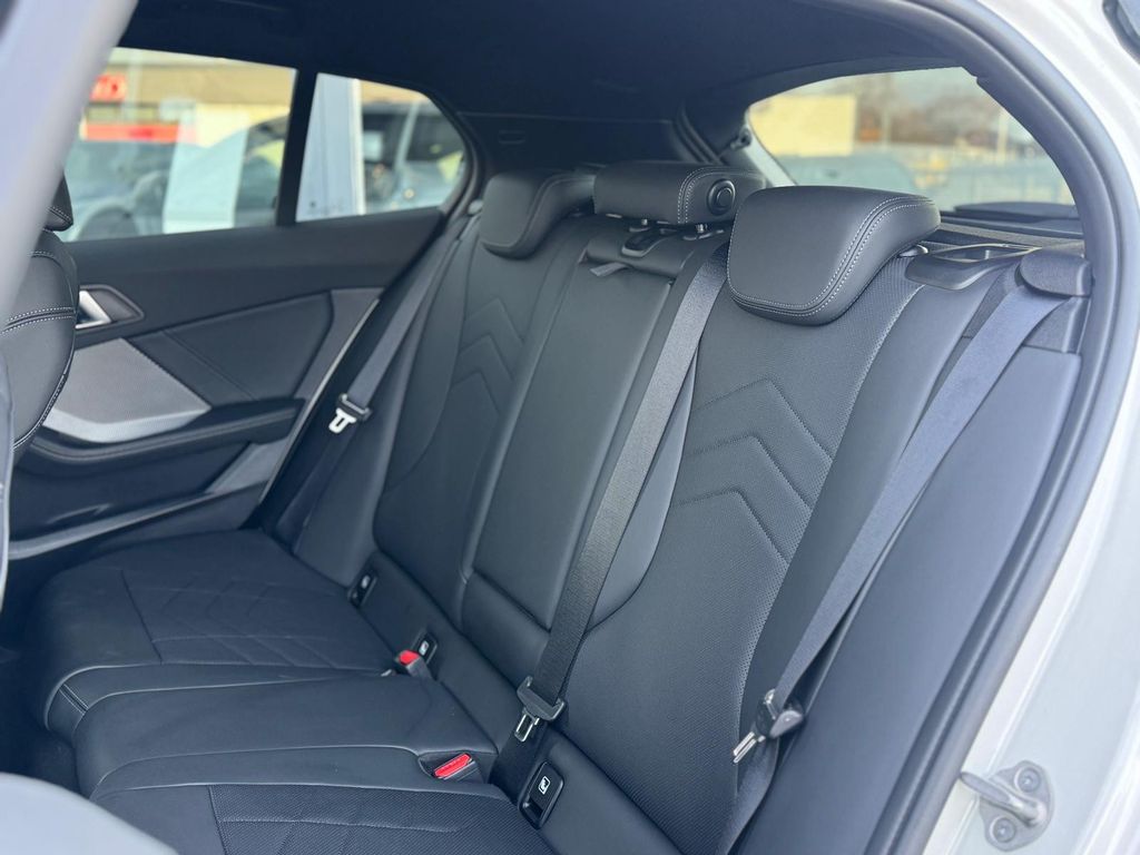 BMW 120 2024