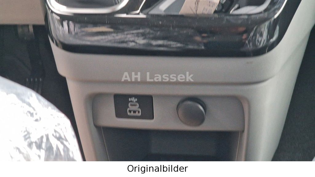 Ford Tourneo Custom 2025