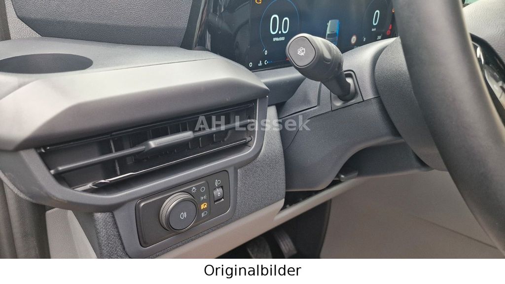 Ford Tourneo Custom 2025