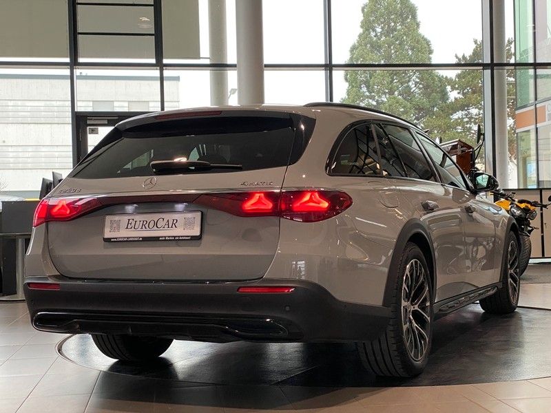 Mercedes-Benz E 220 2024