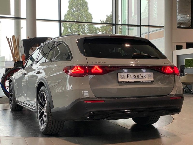 Mercedes-Benz E 220 2024