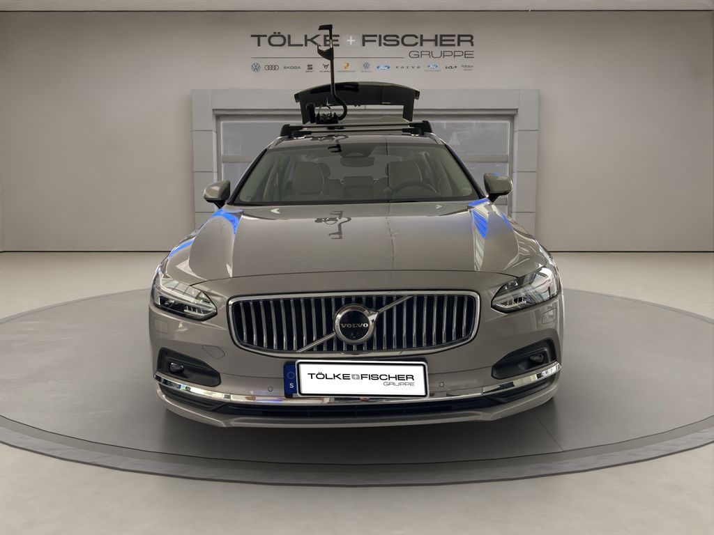 Volvo V90 2025