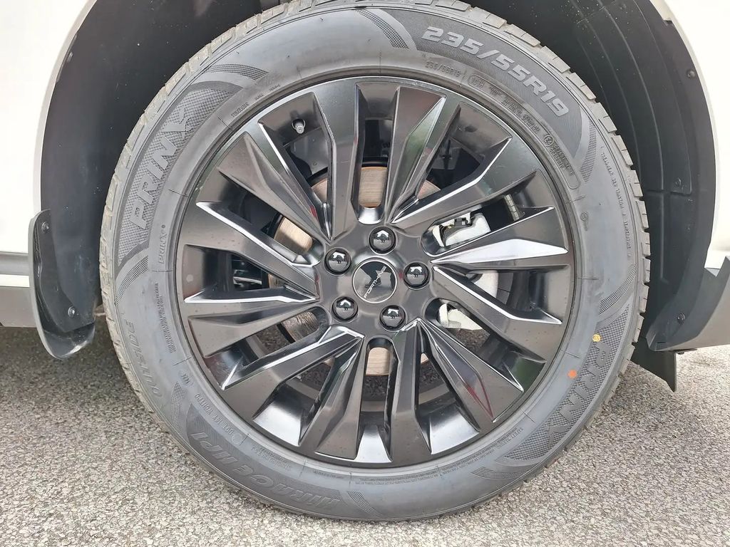 DFSK Forthing 5 2025