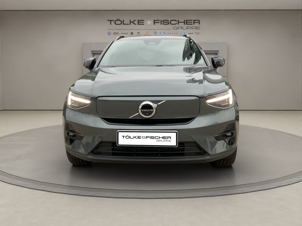 Volvo EX40 2025