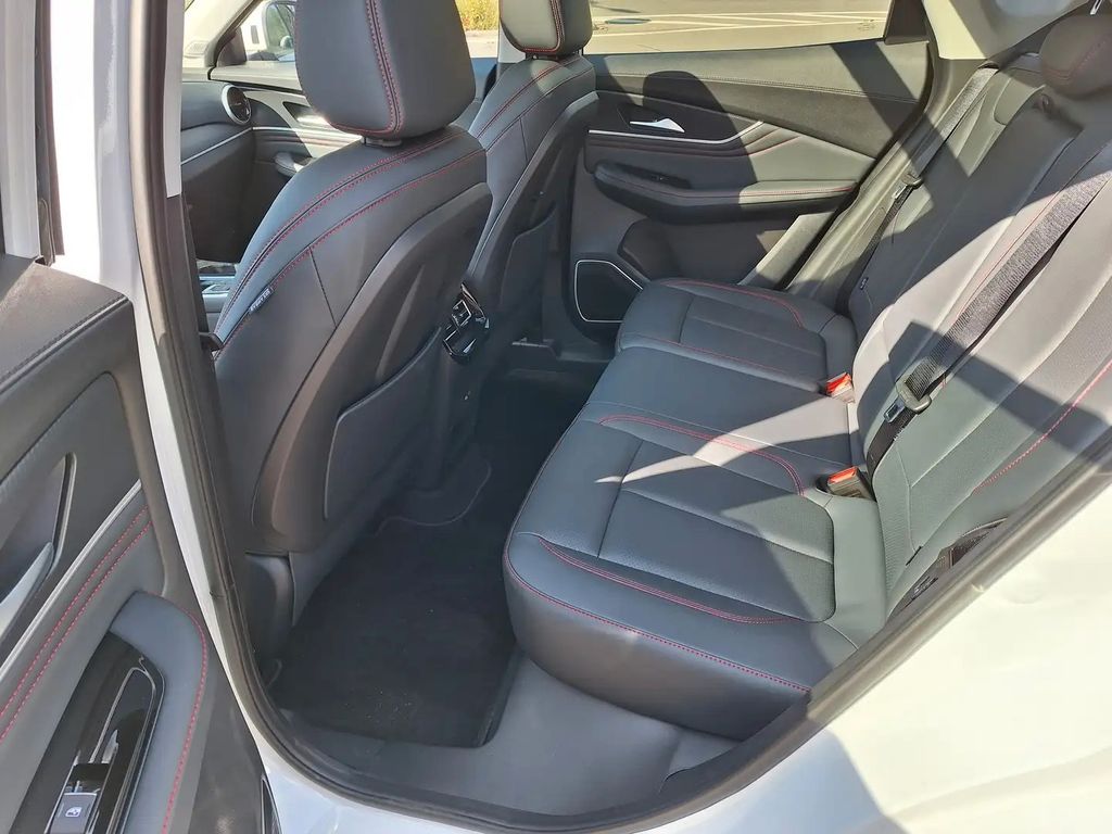 DFSK Forthing 5 2025