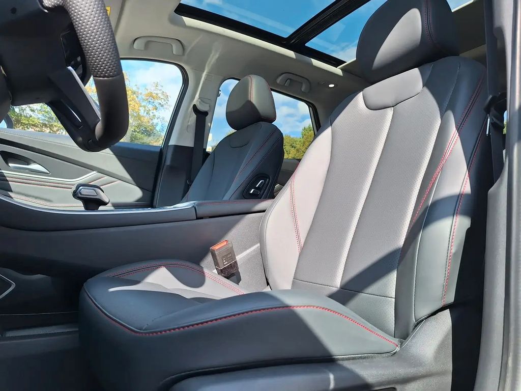 DFSK Forthing 5 2025