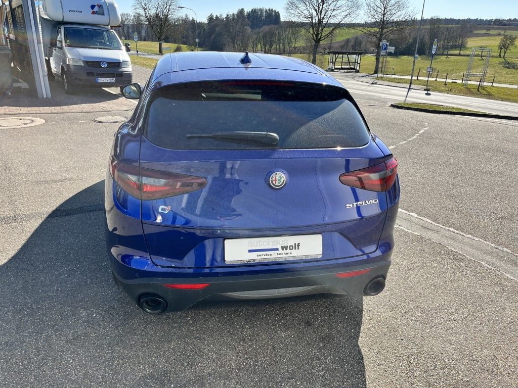 Alfa Romeo Stelvio 2022