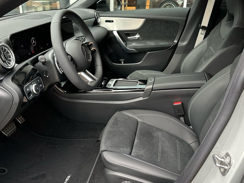 Mercedes-Benz CLA 200 2025