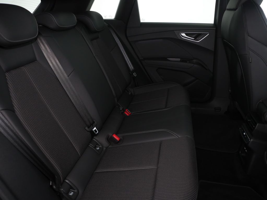 Audi Q4 2025