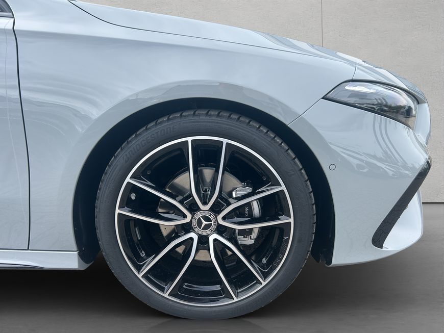 Mercedes-Benz A 180 2025