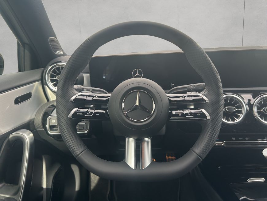 Mercedes-Benz A 180 2025