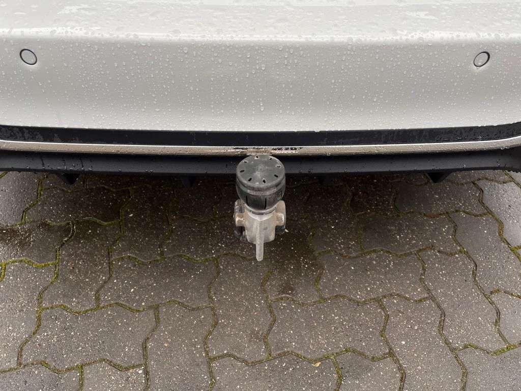 Mercedes-Benz C 300 2025