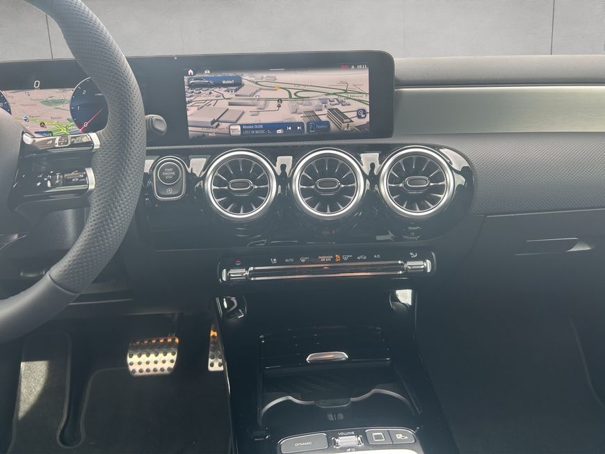 Mercedes-Benz A 180 2025